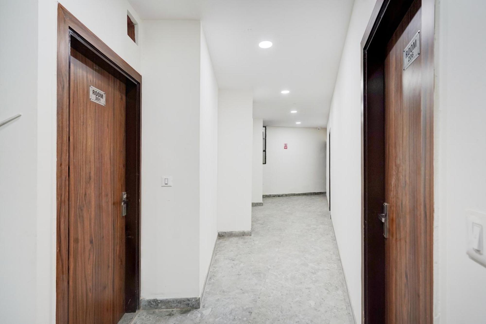 Hotel O Indirapuram Grand Ghaziabad Dış mekan fotoğraf